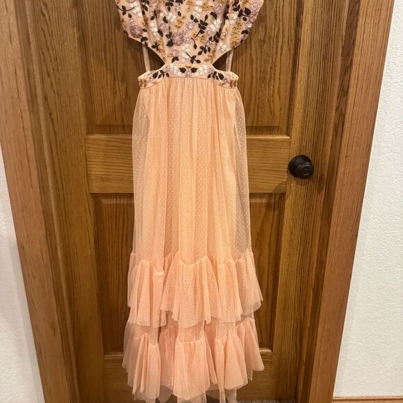 Mac Duggal Floral Embroidered Tulle Gown Sz 6 Peach Pink Tiered Maxi Dress - Picture 3 of 13